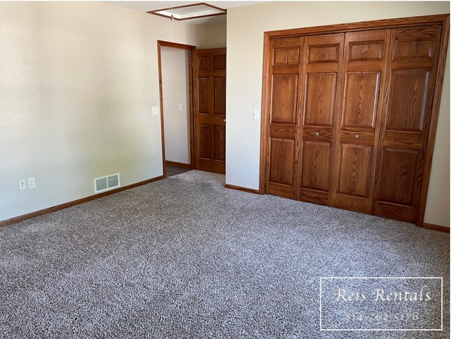 bedroom #1 - 621 N Court St
