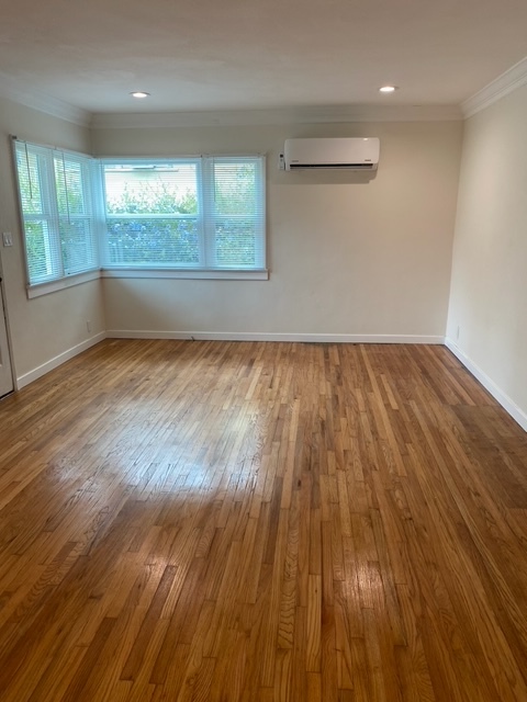 Foto del edificio - 1851 Pandora Ave