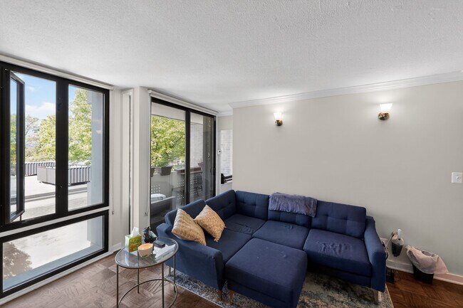 Photo - 429 N St SW Townhome