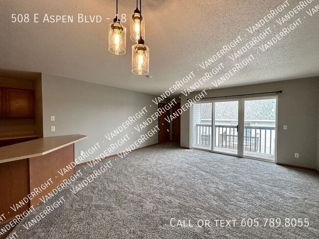 Building Photo - 508 E Aspen Blvd