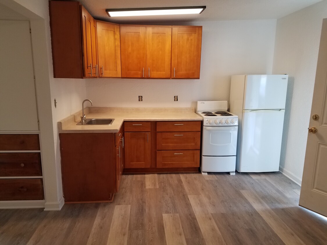 Primary Photo - Basin Street Apartments