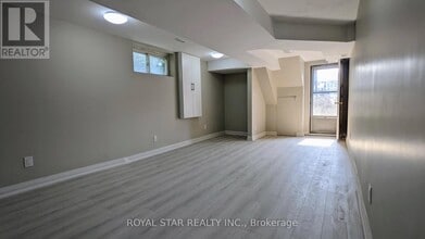 Building Photo - 4051 Dunmow Crescent