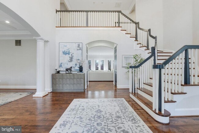 Foto del edificio - 492 River Bend Rd