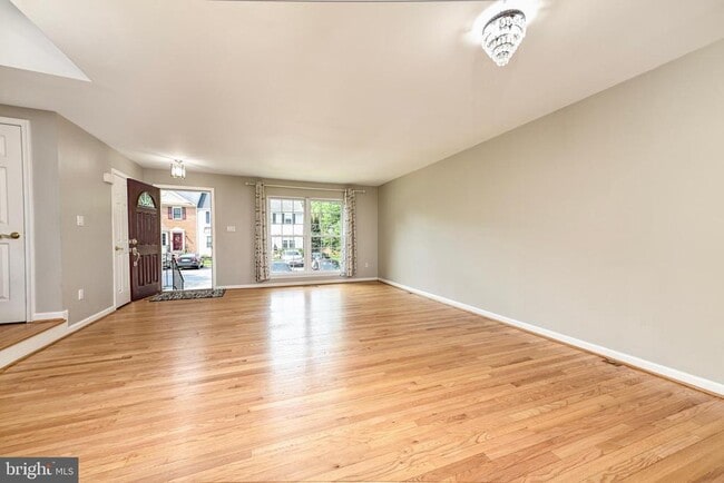 Building Photo - 1020 Smartts Ln NE