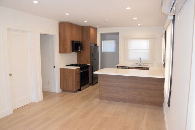 Foto del edificio - 317 Ocean Park Blvd