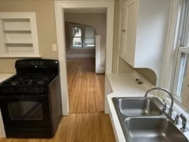 Foto del edificio - Pet friendly Charming 3 Bedroom Bungalow Aval 6/1/2026