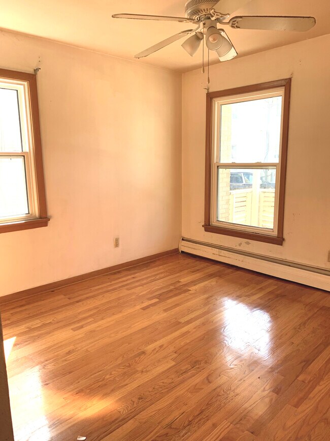 Bedroom - 1521 Trailsway