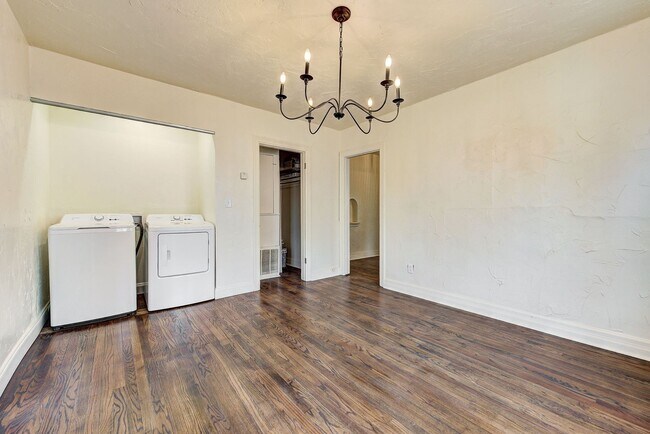 Foto del edificio - 2344 W Park Pl