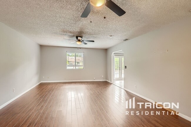 Building Photo - 3413 Yule Tree Dr