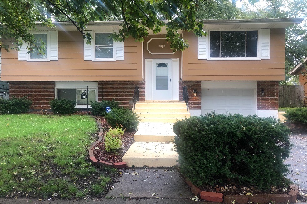 3501 Laurel Ln, Hazel Crest, IL 60429 House Rental in Hazel Crest, IL