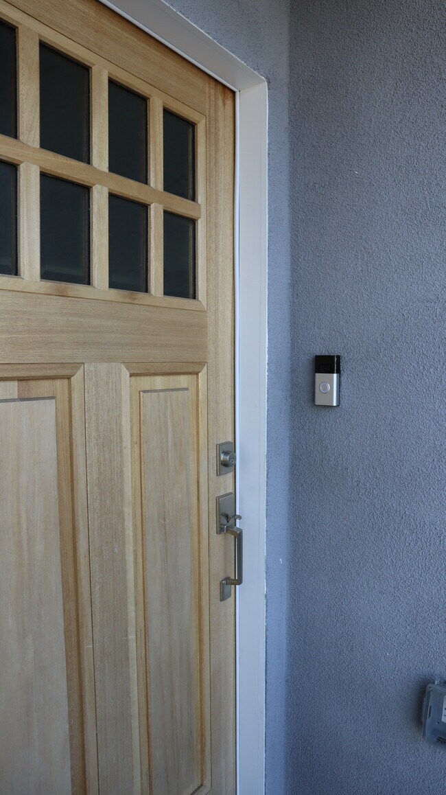 Foto del edificio - 5239 Auckland Ave