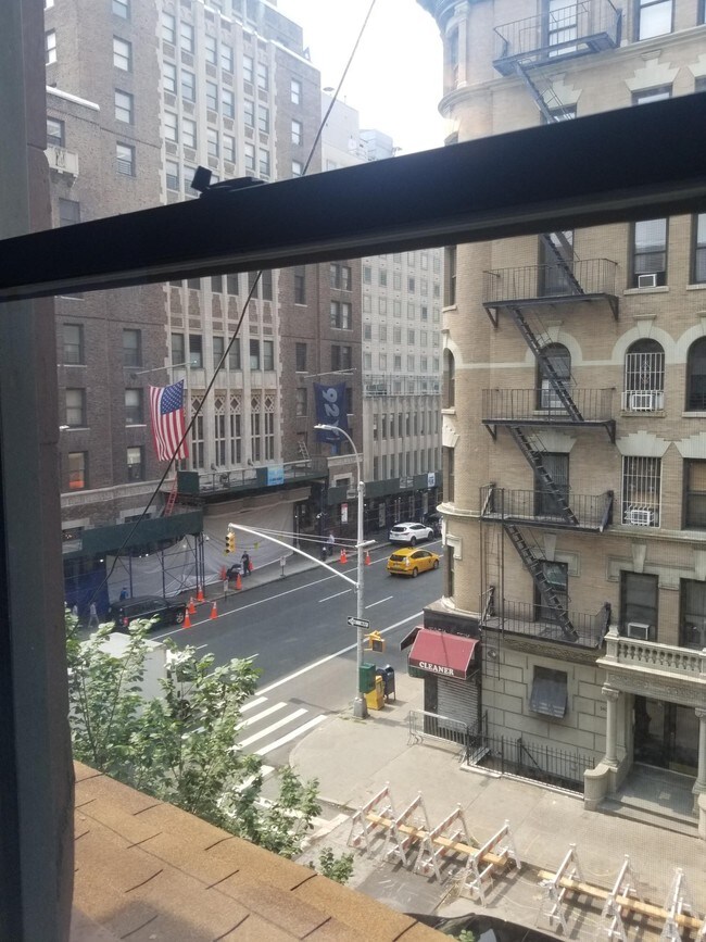 Foto del edificio - 135 E 92nd St
