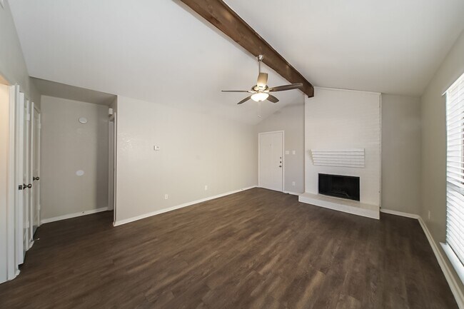 Foto del edificio - 6709 S Creek Drive