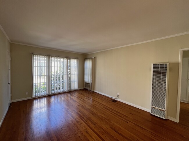 Building Photo - 128 N Maple Street