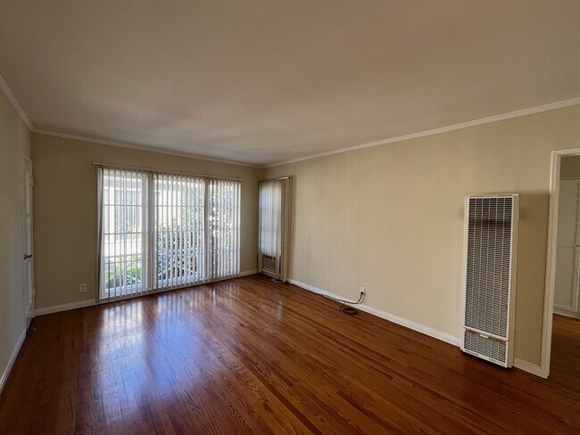 Foto del edificio - 128 N Maple Street