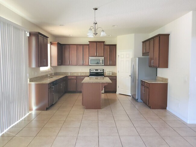 Foto del edificio - Stunning 6 bedrooms home located at Millen...