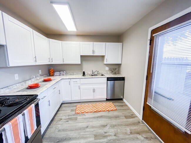 Building Photo - 1019 W Fiedler Ln