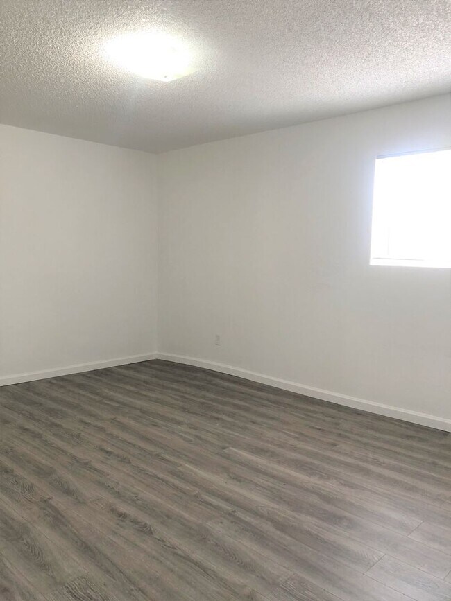 Foto del edificio - 2 bedroom 2 bath duplex