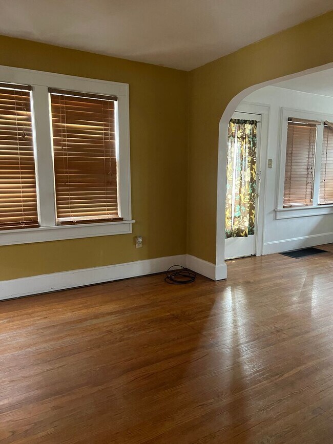 Foto del edificio - 2 Bedroom w/Partially Finished Basement