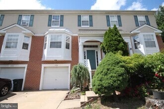 Building Photo - 1702 Old Mill Ct