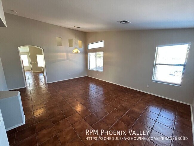 Building Photo - 6120 N Almanza Ln