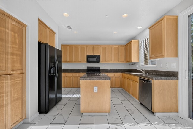 Building Photo - 5858 Hazelwood Cmn