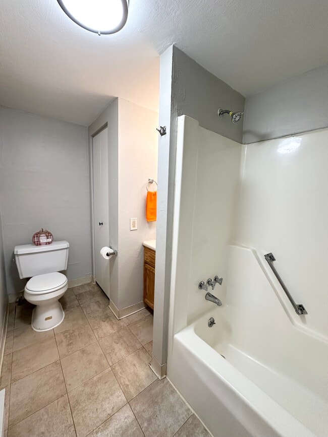 Bathroom - PARK MANOR