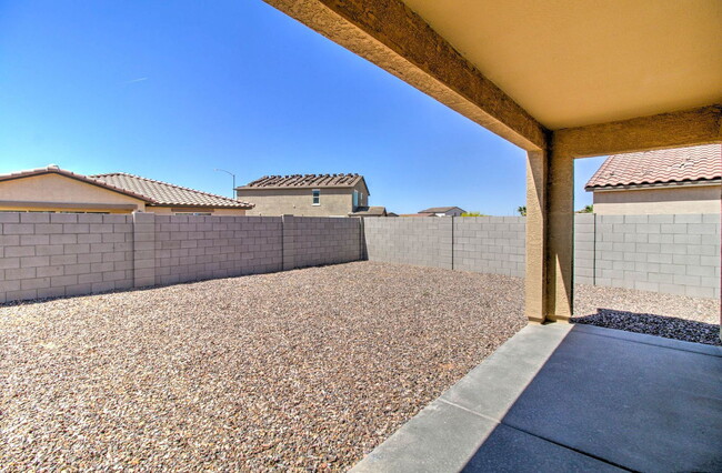 Building Photo - 2028 E Velvet Pl