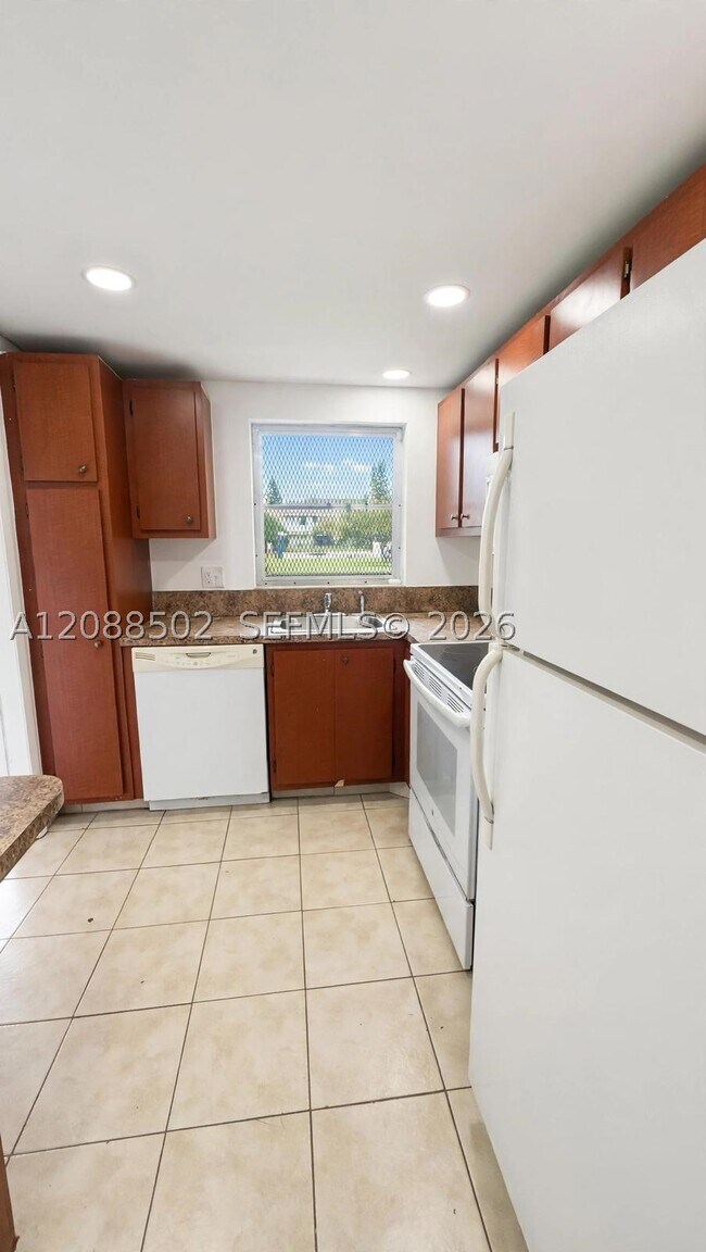 Building Photo - 1701 NW 46th Ave