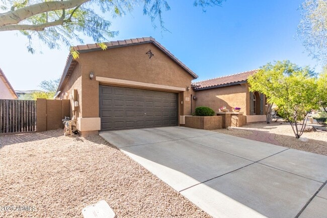 Building Photo - 5 BEDROOM + 3 BATH SINGLE LEVEL HOME IN SO...