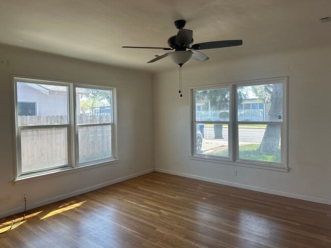 Building Photo - Charming home in Hanford, Ca