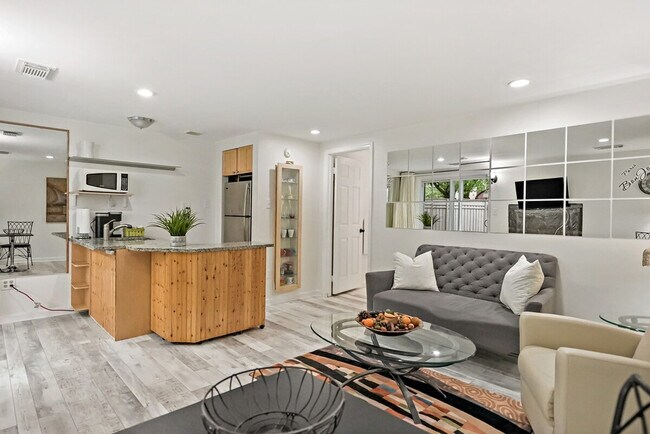 Building Photo - 2320 Hunters Square Ct