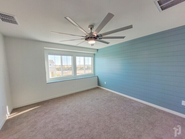 Foto del edificio - MOVE IN SPECIALL!!! $500 OFF FIRST MONTH'S...