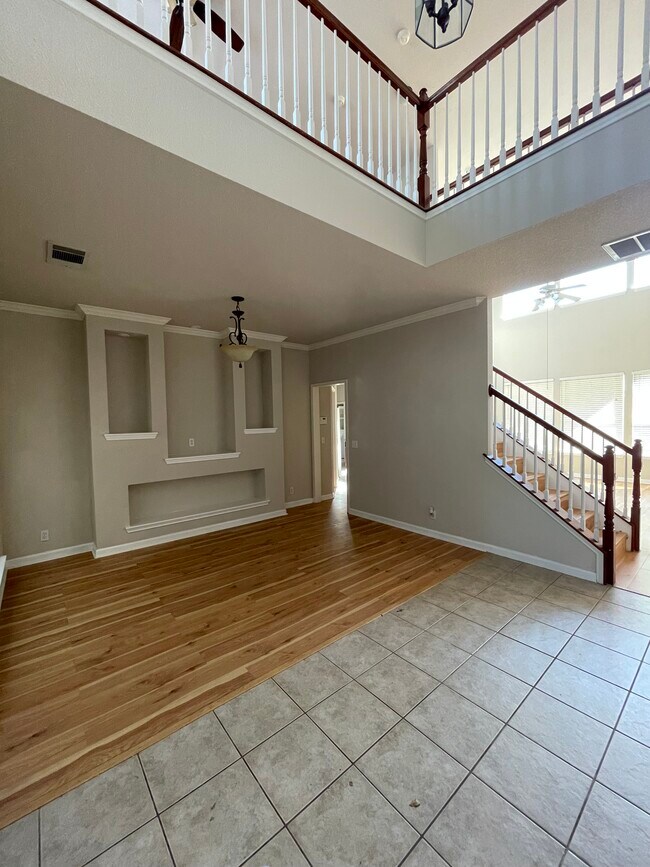 Foto del edificio - 1003 Ambrose Dr
