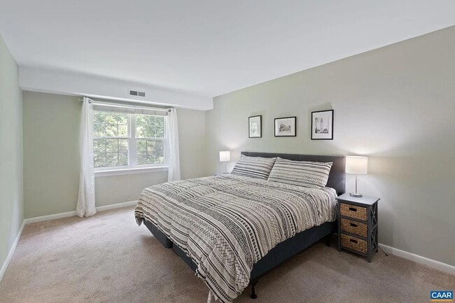 Foto del edificio - 545 Burgoyne Rd