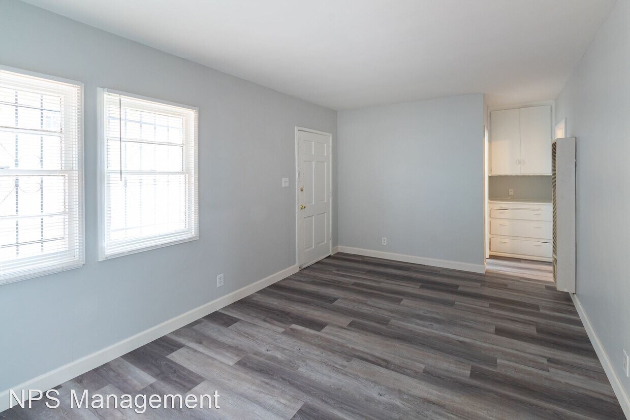 Foto principal - 2 br, 1 bath Apartment - 1945 W Vernon Ave...