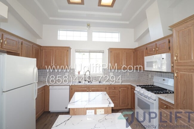 Building Photo - 3 bedroom 2.5 bathroom home in Ramona, Pre...