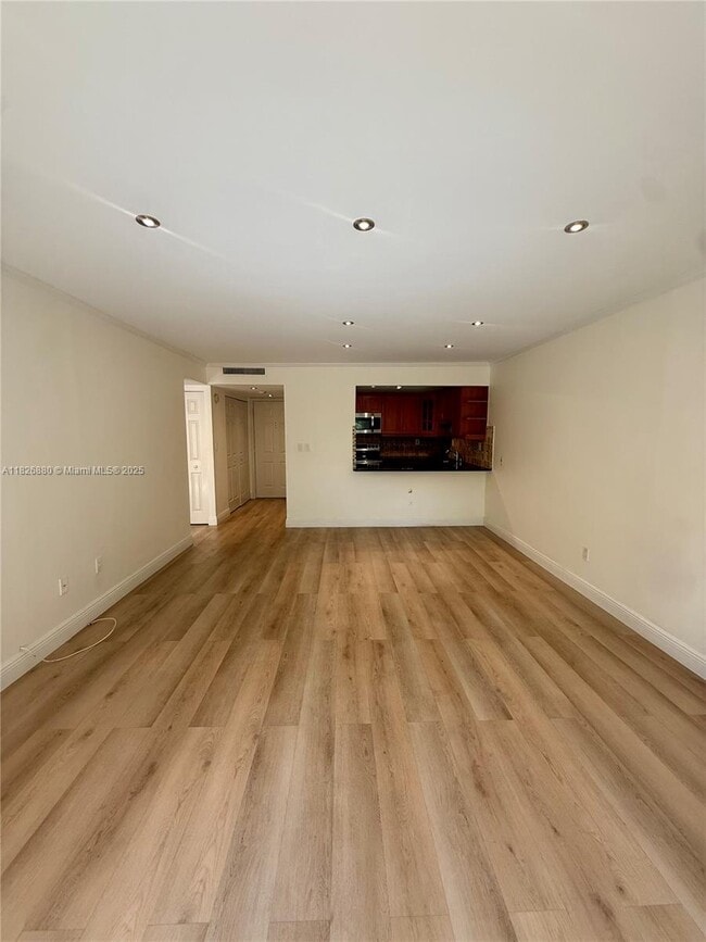 Building Photo - 9301 SW 92nd Ave