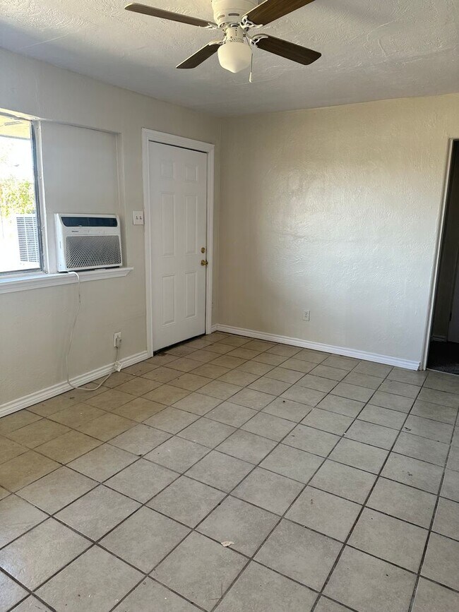 Foto del edificio - 2319 NW Bell Ave