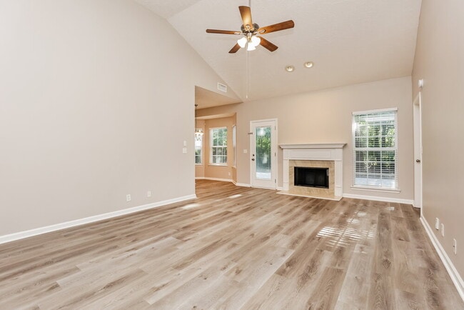 Building Photo - 750 Pantera Dr