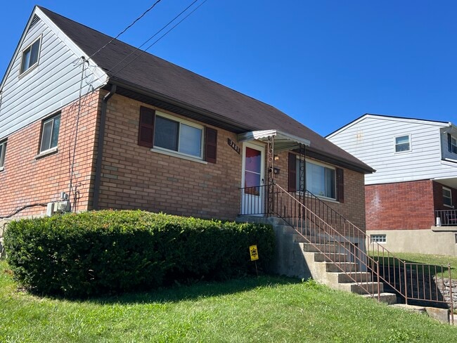 Building Photo - 3401 Melodymanor Dr