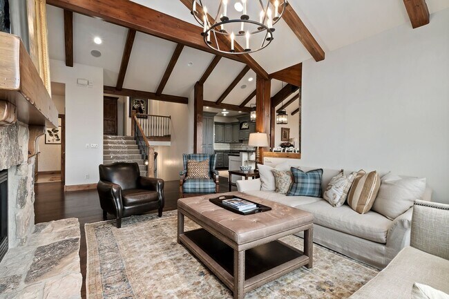 Foto del edificio - Beautiful 4 bedroom 3.5 bath alongside the Wasatch Mountains!