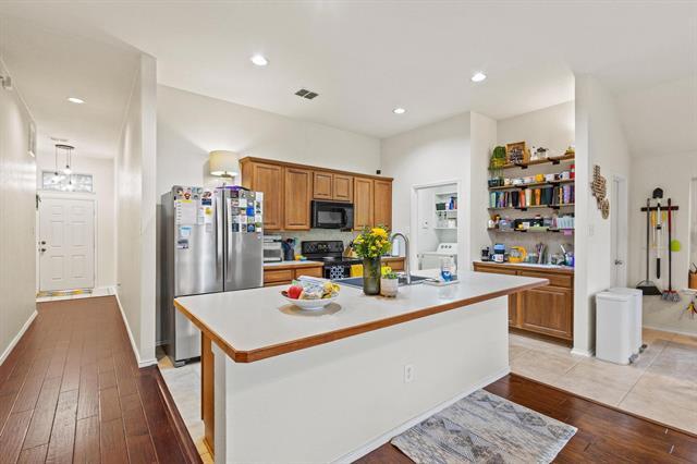Foto del edificio - 3705 Applewood Rd