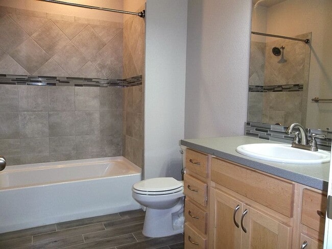 Foto del edificio - Secure, Stylish & Convenient – 2 Bed Condo in Loveland