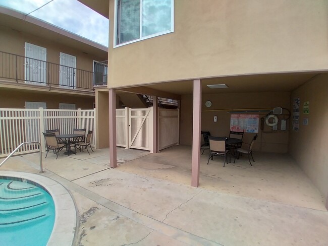 Building Photo - 10535 National Blvd