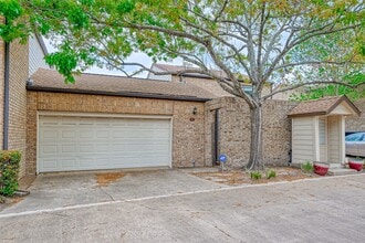 Building Photo - 2555 Bering Dr