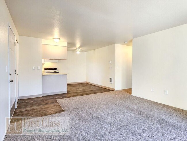 Building Photo - 1285 NW 183rd Ave