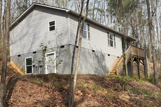 Building Photo - 64 Avondale Heights Rd