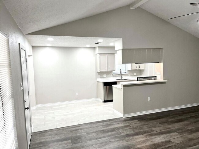 Building Photo - 11806 Kirknoll Dr