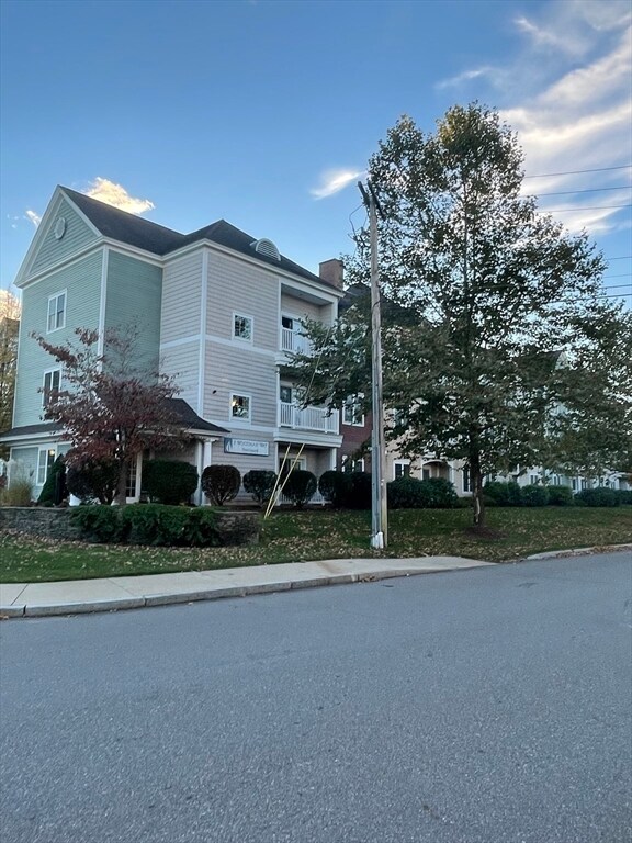 5 Woodman Way Unit 304B, Newburyport, MA 01950 Condo for Rent in